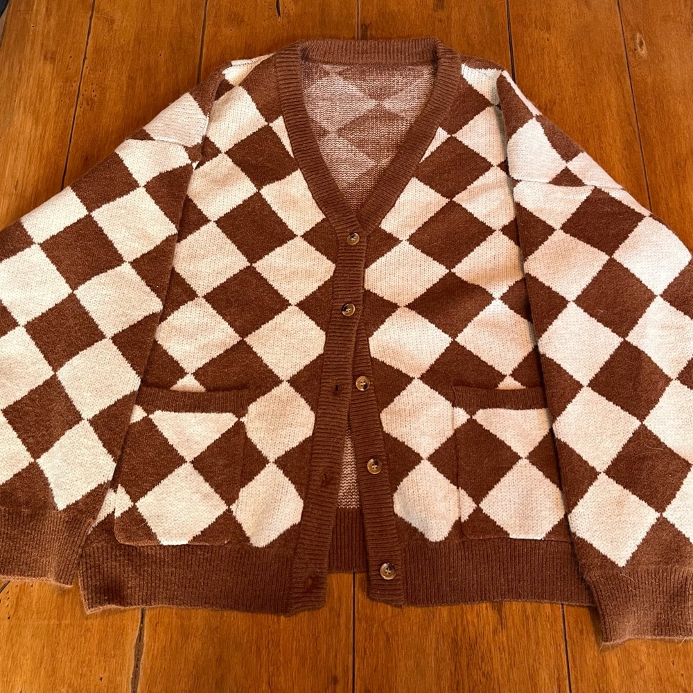 Oversized Brown and White Checkered Knitted Sweater - vintage style